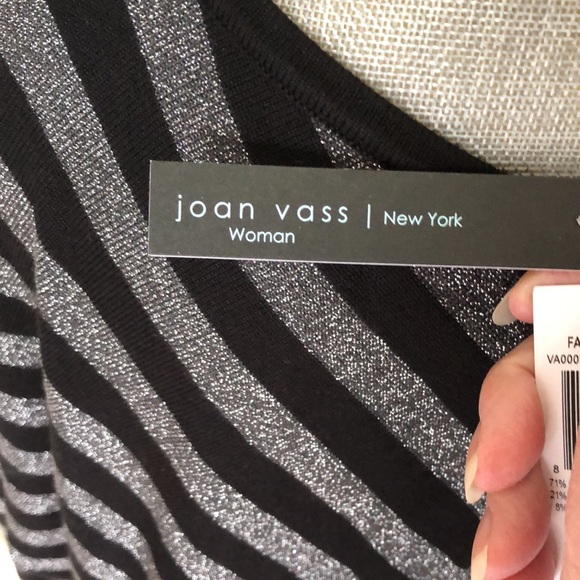 New Joan Vass women’s shimmer top.  Size 2X.  Black and metallic silver shimmer. - Picture 6 of 9